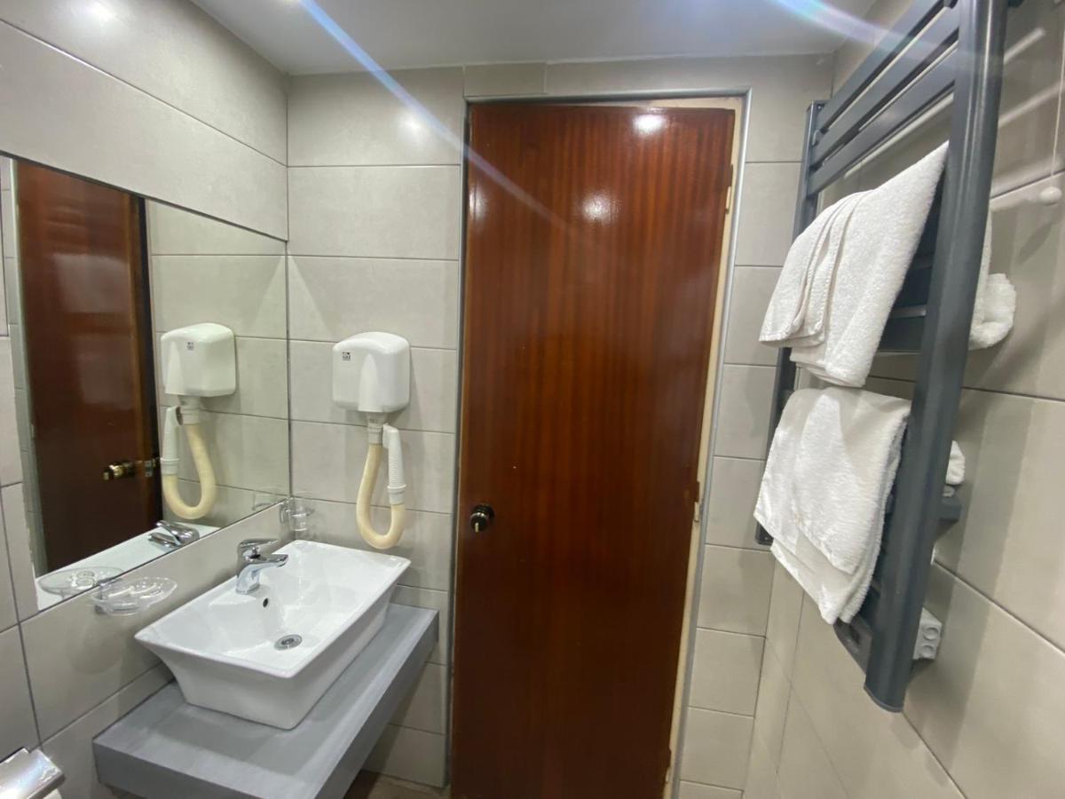 Hotel Ideal Piraeus Exterior photo