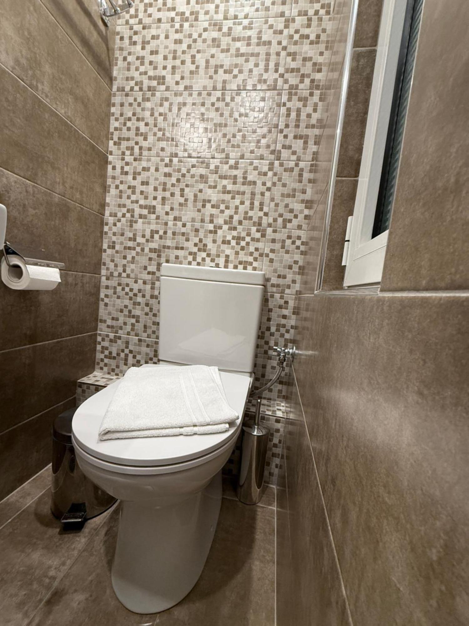Hotel Ideal Piraeus Exterior photo