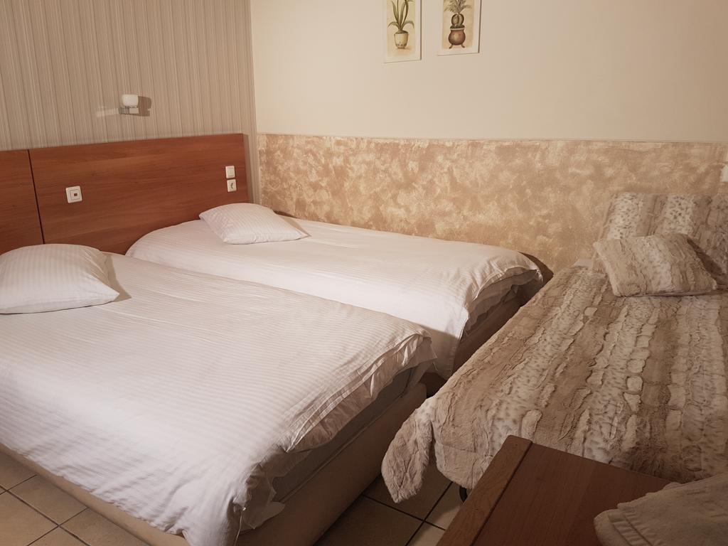 Hotel Ideal Piraeus Exterior photo