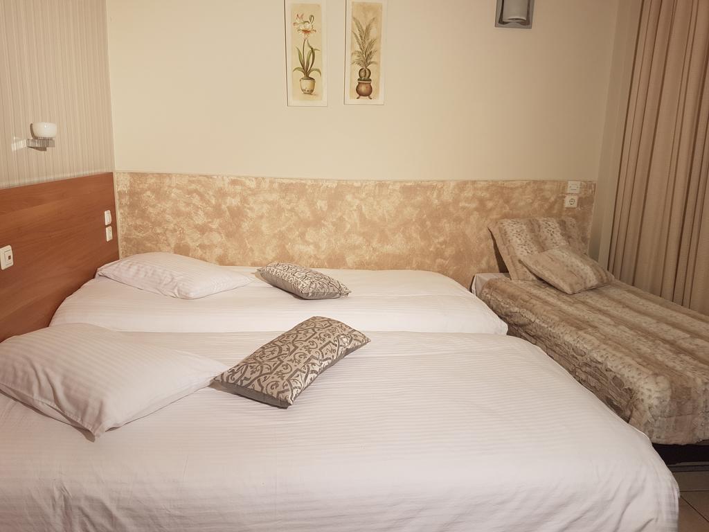 Hotel Ideal Piraeus Exterior photo