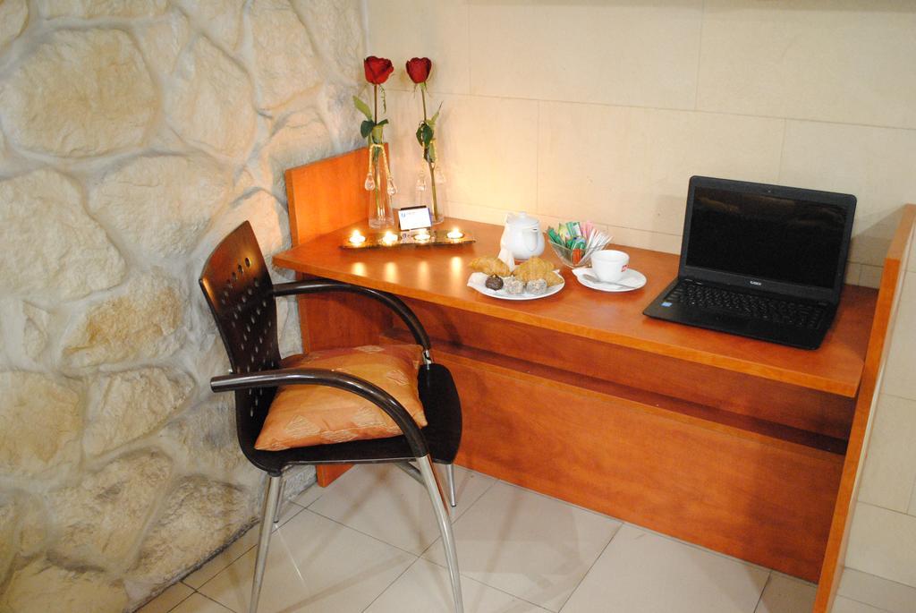 Hotel Ideal Piraeus Exterior photo